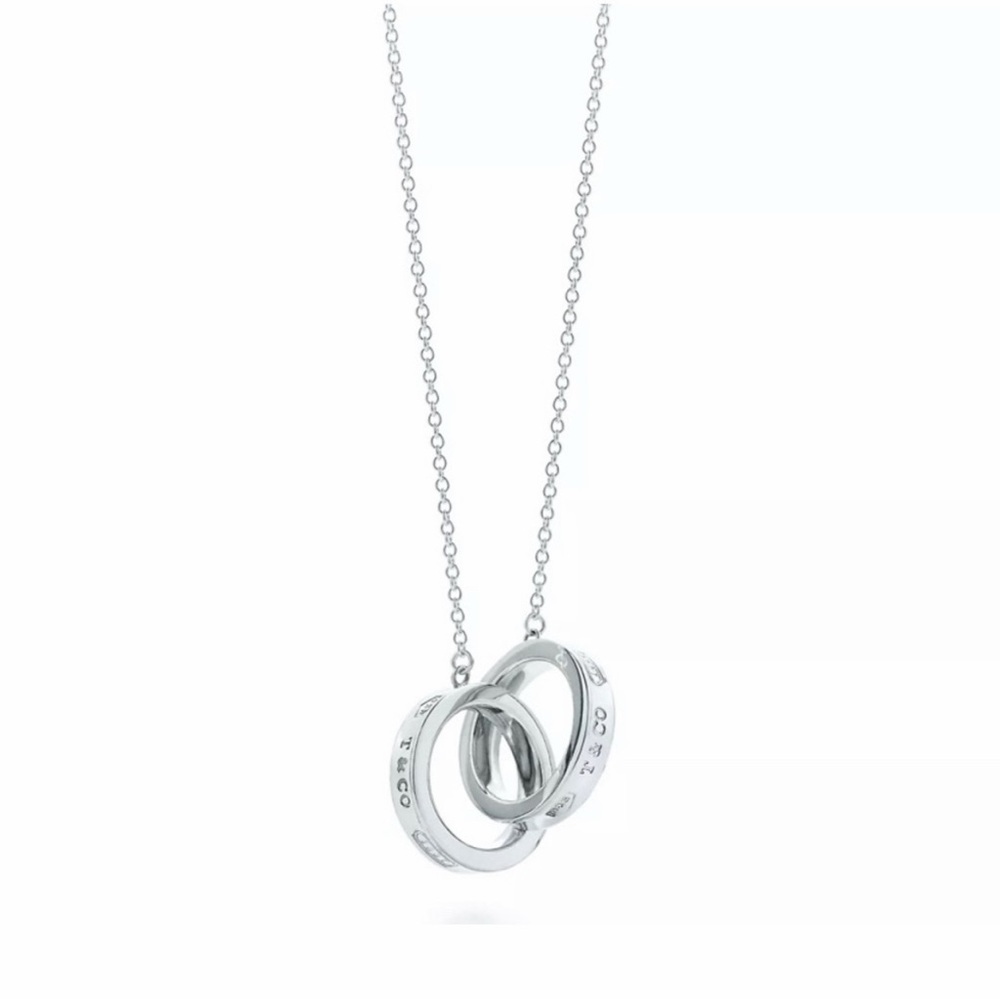 Tiffany & Co. Interlocking Circles Pendant in Silver - Picture 10 of 11